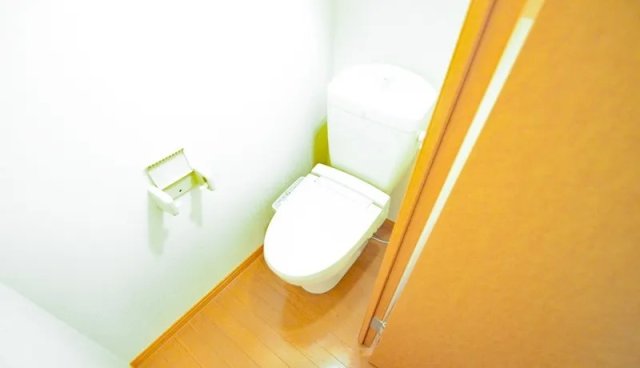 トイレ　同物件別号室