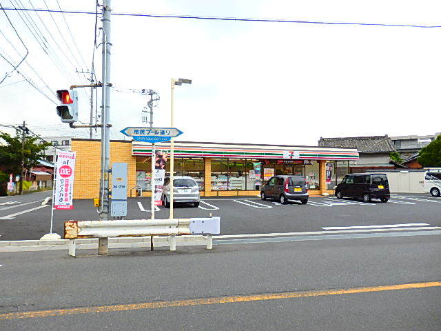 コンビニ　セブンイレブン川口辻店（コンビニ）まで300m