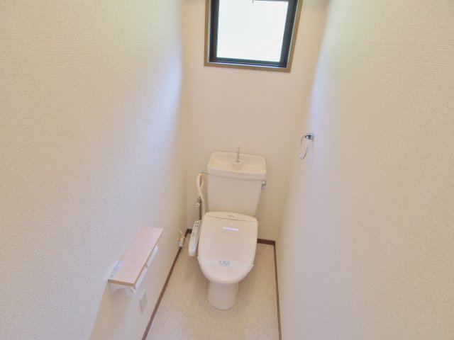 トイレ　※同じ間取りの別部屋のお写真です※
