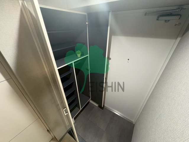 玄関　下駄箱もしっかりついてます！