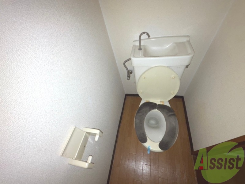 トイレ　こちらはトイレになります。シンプルなデザインです。