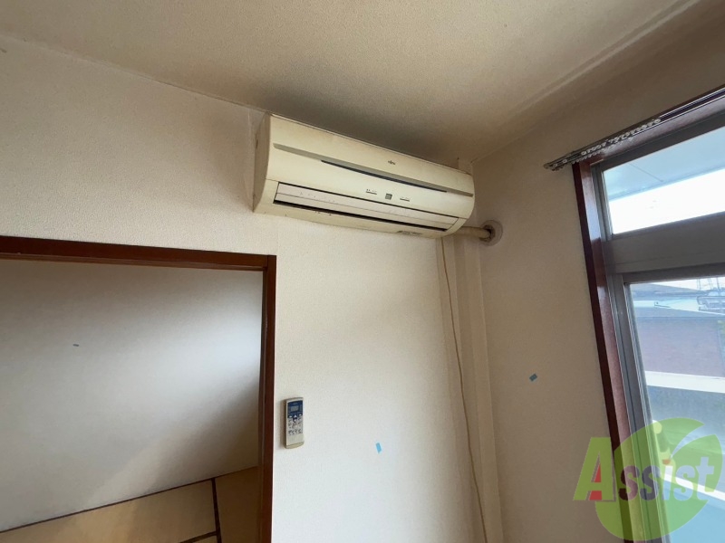 その他設備　６．０帖の洋室にはエアコンがついておりいつでも快適です。