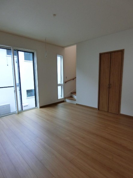 居室・リビング　開放感のあるゆったりとしたお部屋です♪