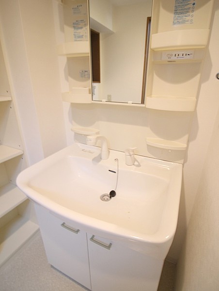 洗面設備　弊社は都内全域の物件をご紹介可能です！
