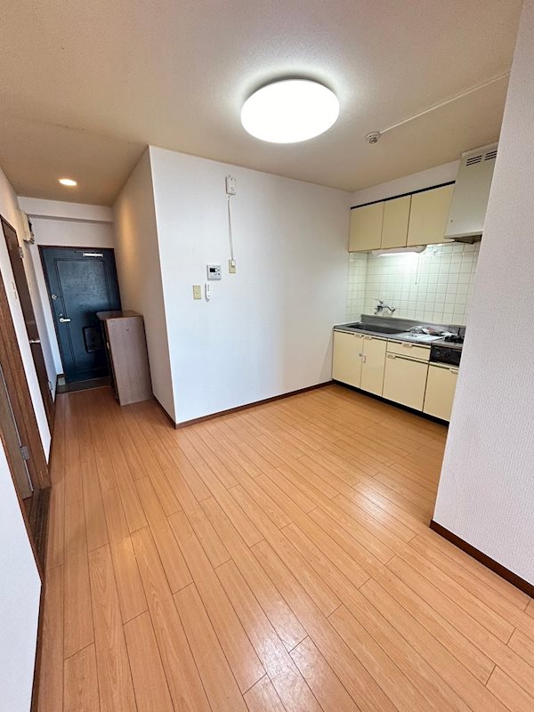 居室・リビング　別号室参考写真
