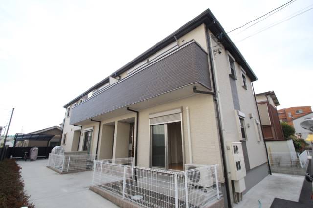 建物外観　人気のメゾネットタイプの建物です