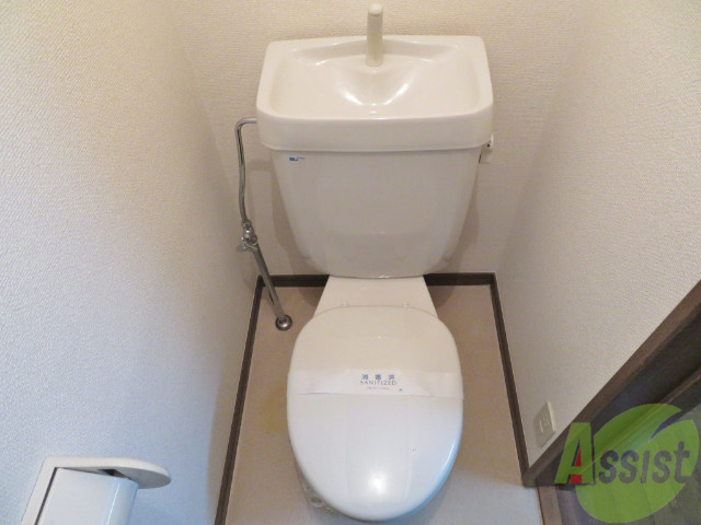 トイレ　こちらはトイレです。清潔感があり、安心して使用できます。