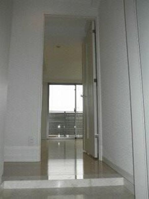 玄関　玄関から見たお部屋です♪