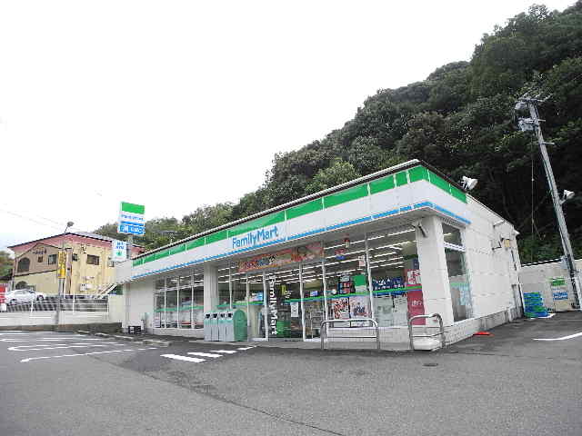 コンビニ　ファミリーマート 長崎かき道店（コンビニ）まで486m