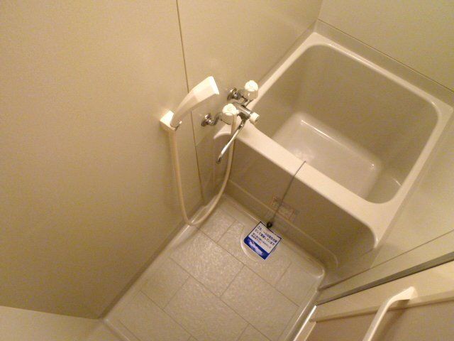 バス・シャワールーム　綺麗なお風呂です。