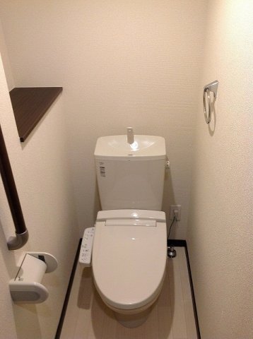 その他　温水便座付きトイレ