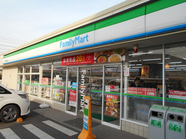 コンビニ　ファミリーマート西府町三丁目（コンビニ）まで120m
