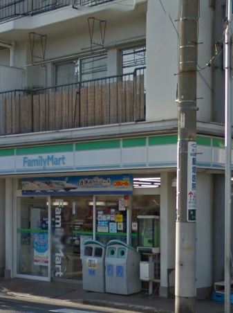 コンビニ　ファミリーマート小田本通店（コンビニ）まで412m