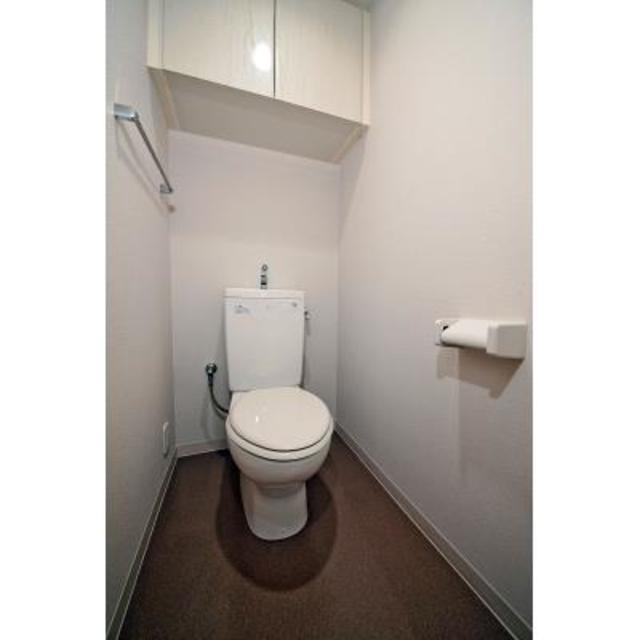 トイレ　※写真は同タイプ住戸です。