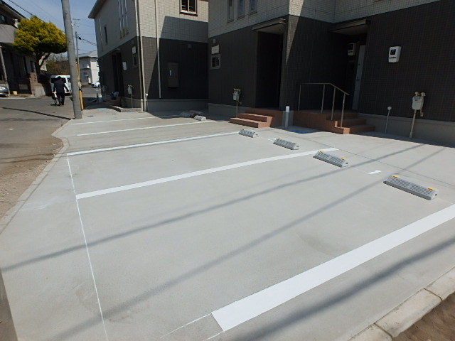 駐車場　駐車場要空き確認