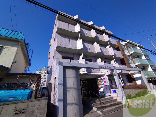 建物外観　札幌市北区麻生町「メゾン・ド・ルナール」