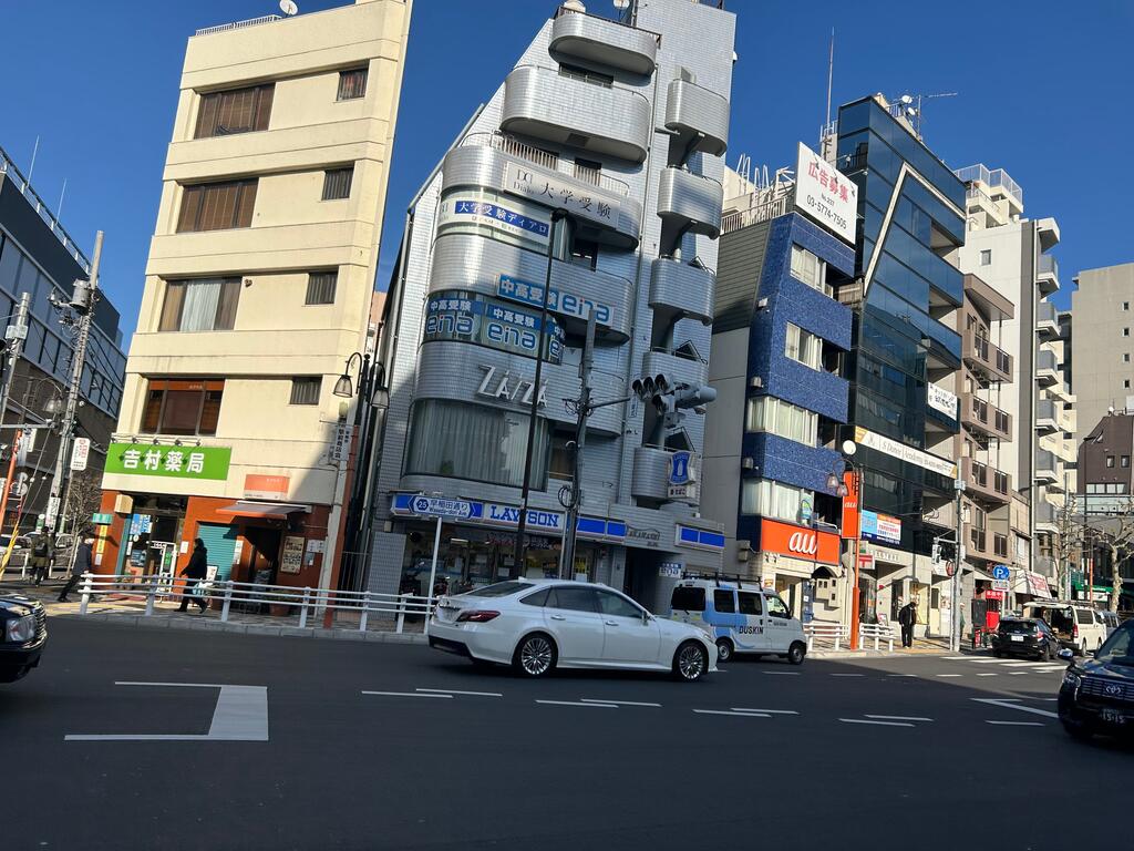 コンビニ　ローソン新宿馬場下町店（コンビニ）まで99m