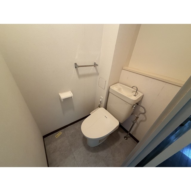 トイレ　ゆったりとした空間のトイレです