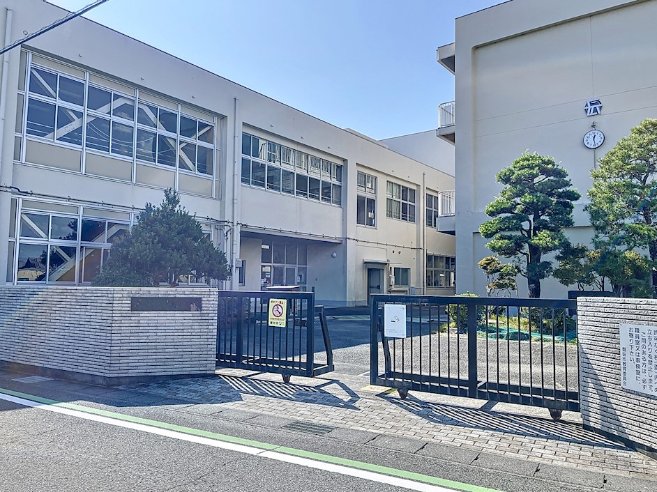 小学校　磐田市立長野小学校（小学校）まで830m