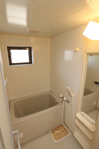 バス・シャワールーム　同物件・別部屋（参考写真）