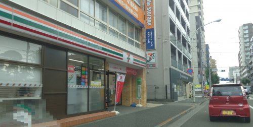 コンビニ　セブンイレブン 原町田5丁目店（コンビニ）まで272m