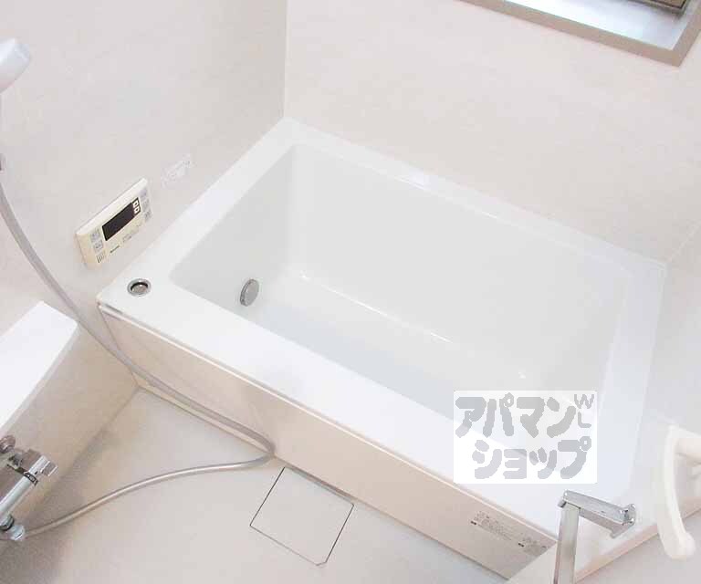 バス・シャワールーム　綺麗で快適に使えるお風呂です