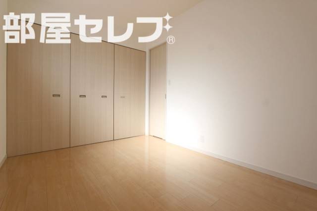 その他部屋・スペース　居室の写真です。洋服もたくさんかけれます。