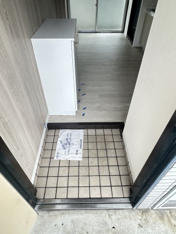 ＪＲ青梅線 福生駅 徒歩13分 3階建 築38年の玄関写真