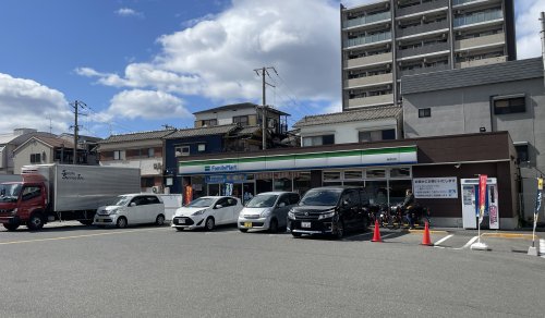 コンビニ　ファミリーマート 西成松店（コンビニ）まで652m
