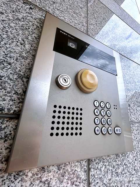 セキュリティ　オートロックで部外者はシャットアウト♪♪