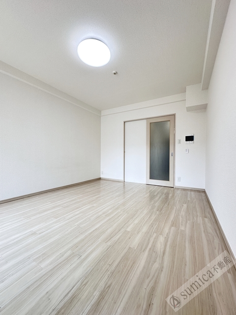 居室・リビング　１０帖のゆったり使えるお部屋です♪