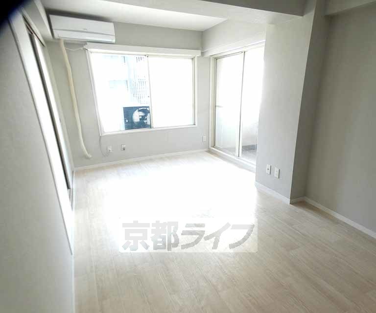 居室・リビング　広くて明るいです！