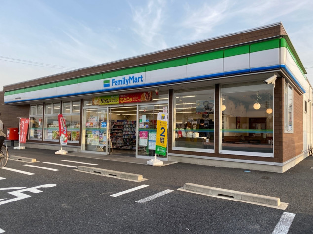 コンビニ　ファミリーマート 岩倉東町藤塚店（コンビニ）まで507m