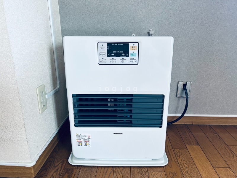 その他設備　冬はあったか石油ストーブです。