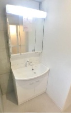 洗面設備　写真は同マンションの他のお部屋のものです