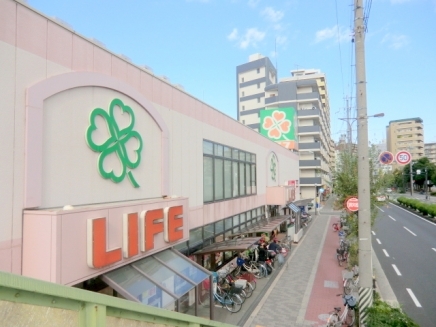 スーパー　ライフ 十三東店（スーパー）まで154m