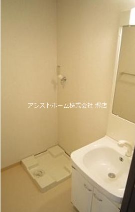 洗面設備　シャワー付き洗面化粧台