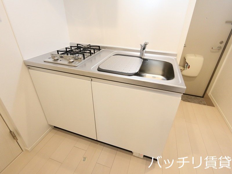 キッチン　別号室タイプの為、現状を優先致します。