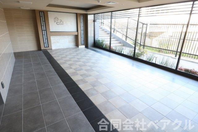 エントランス　ゆとりのあるエントランスです