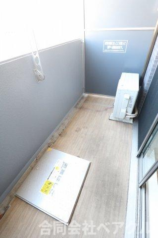 バルコニー　バルコニーからの眺めを楽しみながら食事をしませんか
