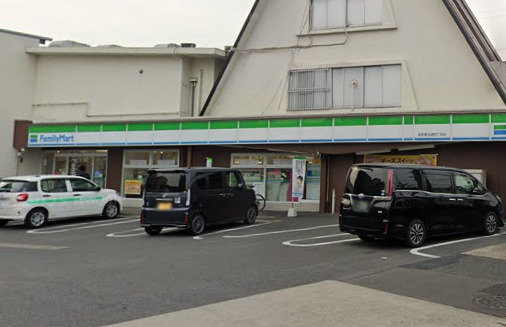 コンビニ　ファミリーマート 昭和檀渓通四丁目店（コンビニ）まで566m