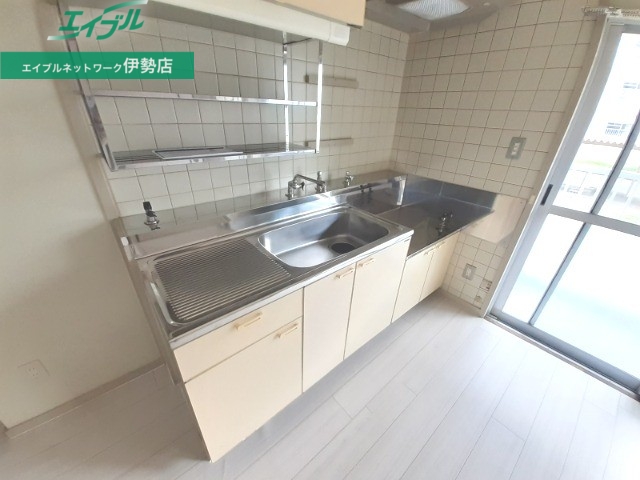 キッチン　同型参考写真