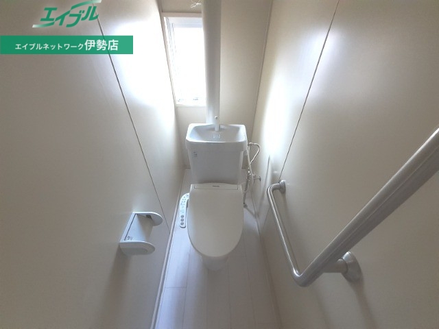 トイレ　同型参考写真