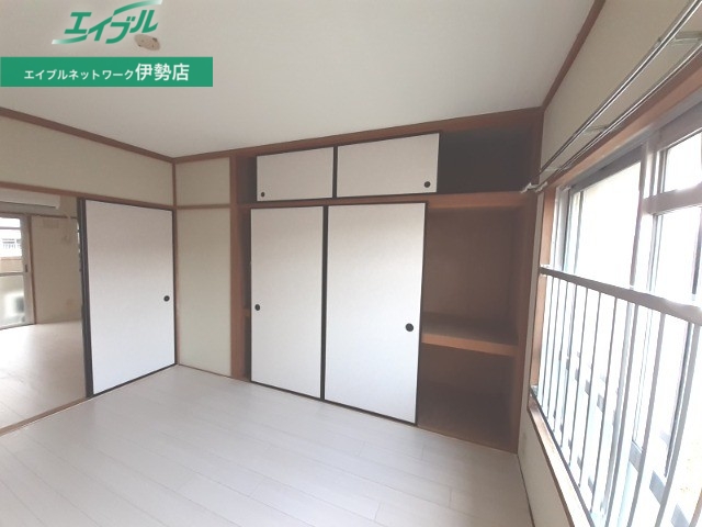 収納　同型参考写真