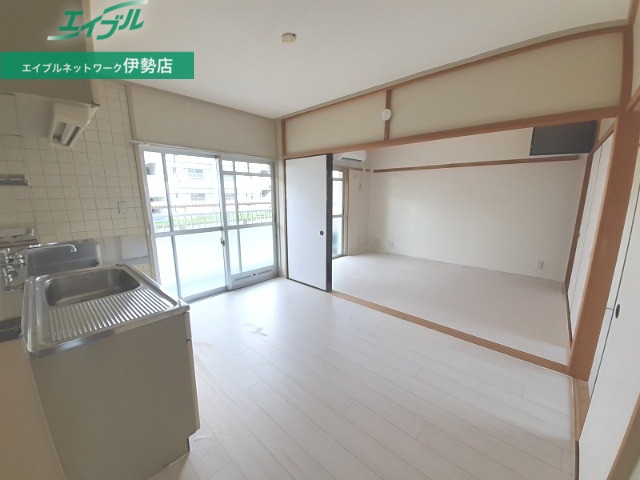 居室・リビング　同型参考写真