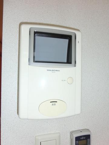玄関　安心のTVモニターホン