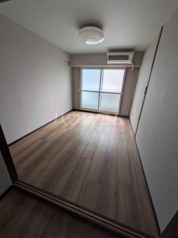 八王子ローヤルマンションの居間写真
