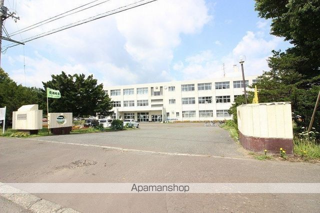 中学校　柏陽中学校（中学校）まで371m
