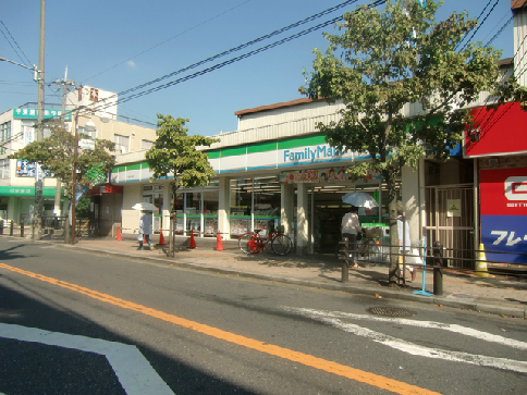コンビニ　ファミリーマート 八尾安中町店（コンビニ）まで234m