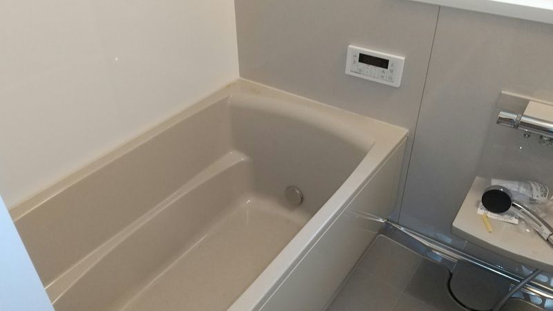 バス・シャワールーム　落ち着いた空間のお風呂です